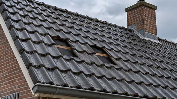 Bouwbedrijf-de-Bruijn-dakwerk-naast-2 Oorzaken van dak lekkages